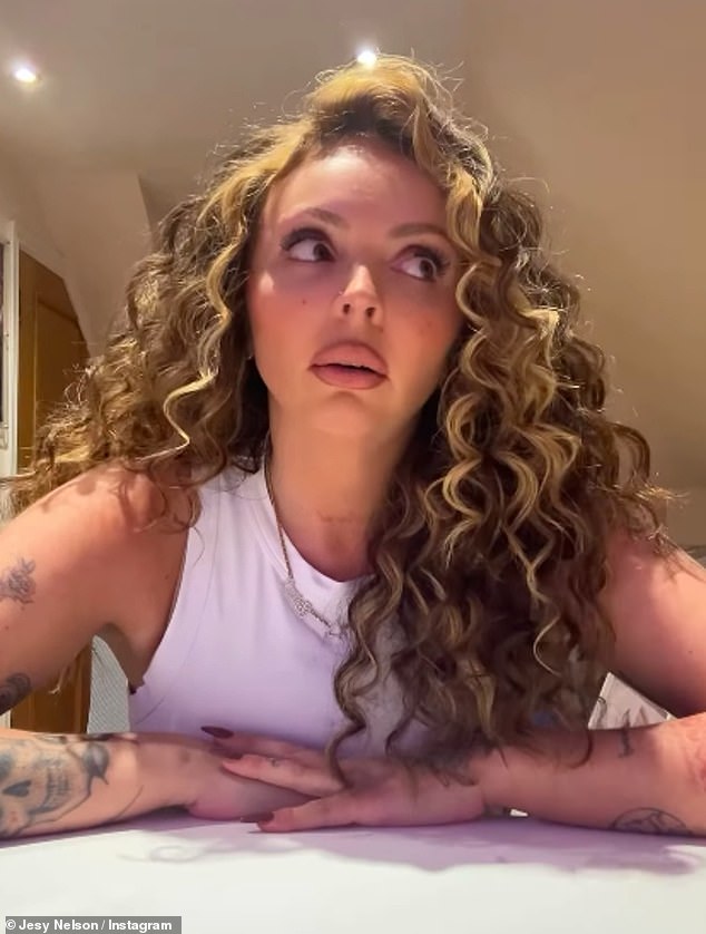 ثم أخذهم جيسي إلى الأطباء لفحص الأمور وقام الزائرون الصحيون الروتينيون بفحصهم أيضًا