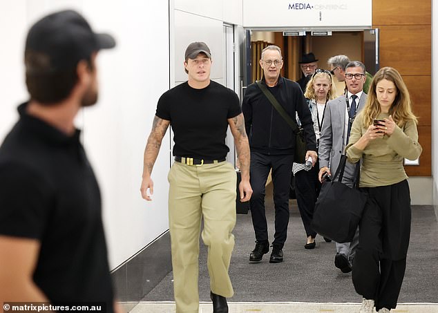 هذه هي رحلة توم الثانية إلى أستراليا منذ عدة سنوات، حيث كان هنا في عام 2020 لتصوير دوره كعقيد توم باركر في فيلم إلفيس الملحمي للمخرج باز لورمان