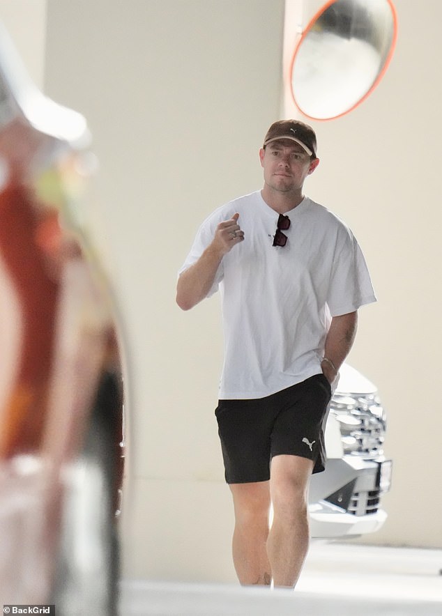 بعد إخلاء منزل الزوجية السابق - ومع توجه جولز وأطفالهما إلى واشنطن - يستعد لاتشي الآن لحياة جديدة كأب أعزب بمستقبل مهني غير واضح