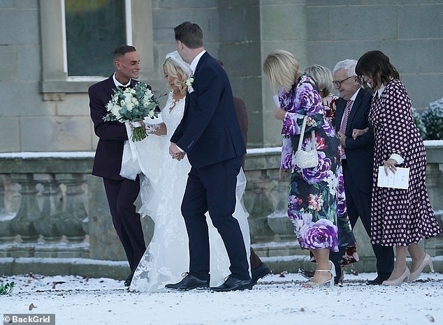 كان على الضيوف أن يتعاملوا بحذر بعد أن تعرضت المنطقة لتساقط ثلوج كبيرة خلال عطلة نهاية الأسبوع