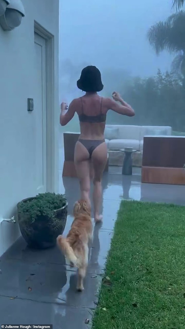 وعرضت خلفها الخوخي في قطعتين، وعلقت على المنشور: 