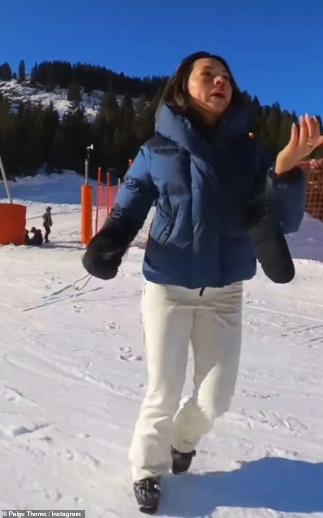 وفي منشور على موقع مشاركة الفيديو، أظهرت لحظة مليئة بالمرح تظهر الزوجين وهما يتزلجان أسفل الجبل على لوح التزلج الخاص به.