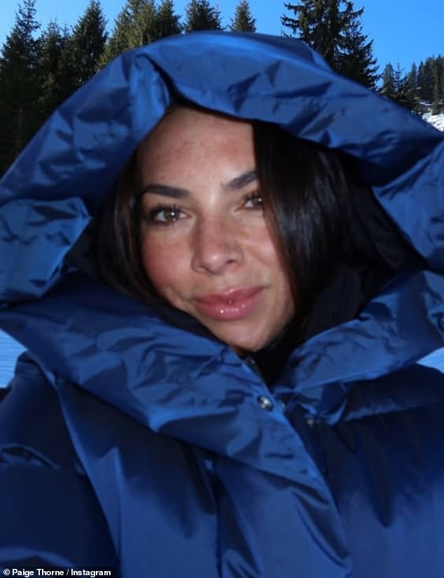 وبدت متألقة في اللقطات التي نشرتها من رحلتها