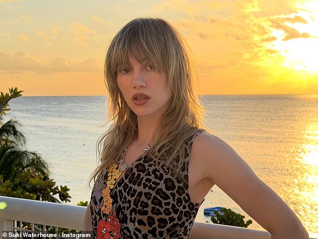 واستقبلت سوكي طفلة في مارس 2024 مع شريكها روبرت باتينسون