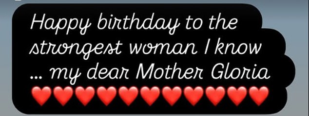 أشادت ليزي بوالدتها - التي كانت مديرة كبيرة لدار الأزياء جايجر وعارضة الأزياء - حيث بلغت 91 عامًا يوم الثلاثاء