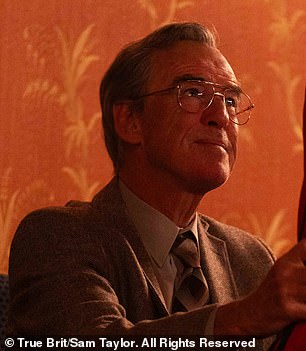 علق أمير أن بيرس كان على كرسي المؤثرات الخاصة لساعات حيث عمل الفريق بجد لتحويله إلى بريندان