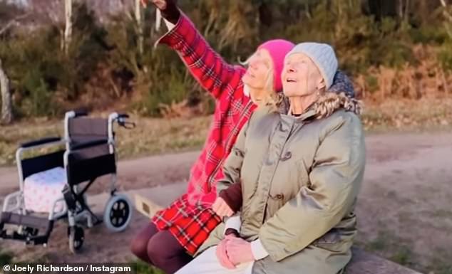 ولا يزال ريدغريف، وهو ناشط متحمس، يحضر المظاهرات على الرغم من كونه مقيدًا على كرسي متحرك