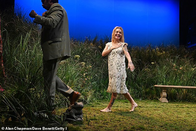 استمتع بها في ويست إند حتى 28 فبراير، قبل أسبوع من شهر مارس في سندرلاند إمباير ثم مسرح جلاسكو الملكي.