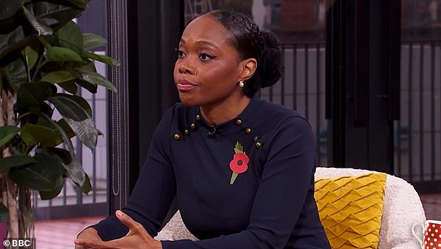 انضمت الدكتورة عزيزة سيساي أيضًا إلى لجنة الخبراء الطبيين إلى جانب الدكتور زاند فان تولكين، والدكتور بونام كريشان، والدكتور أوسكار ديوك