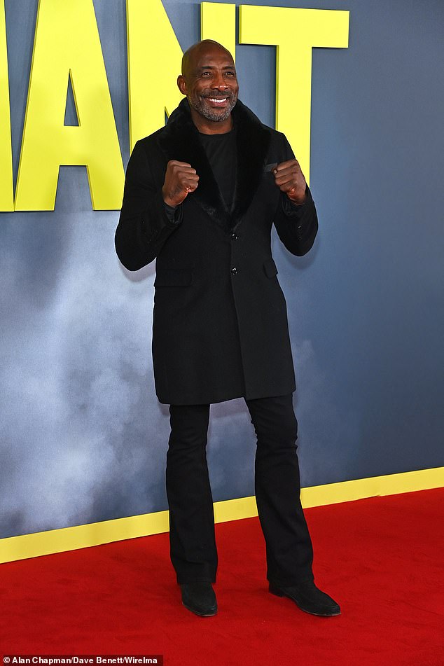 وإلى جانب الملاكم المحترف السابق، 51 عامًا، كان من بين الحاضرين الآخرين جوني نيلسون، 53 عامًا