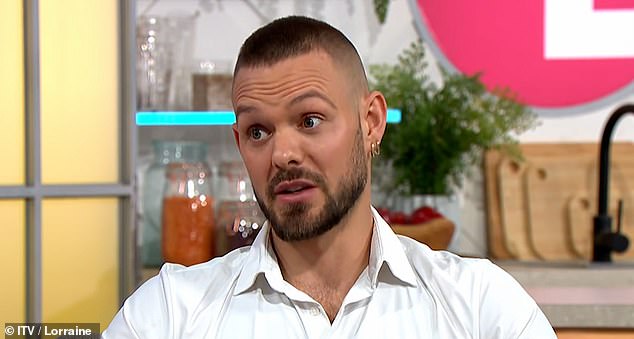 تم نقل جون إلى المستشفى في سيارة إسعاف حيث أخبره الأطباء لاحقًا أن وزنه البالغ 16 حجرًا وكتلة عضلاته أنقذت حياته