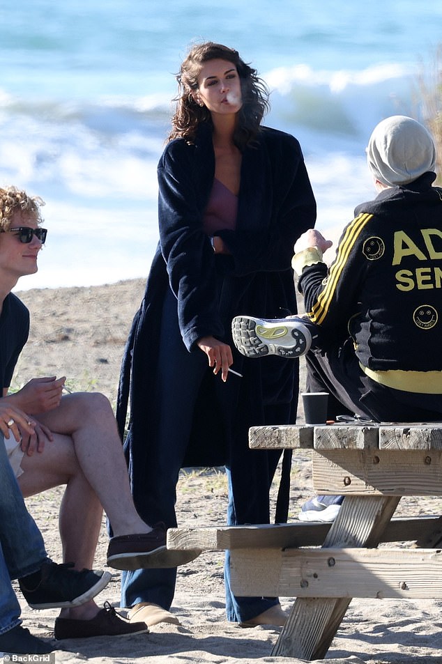 وبدا أن جربر يستمتع باللحظة رغم التحذيرات الصحية