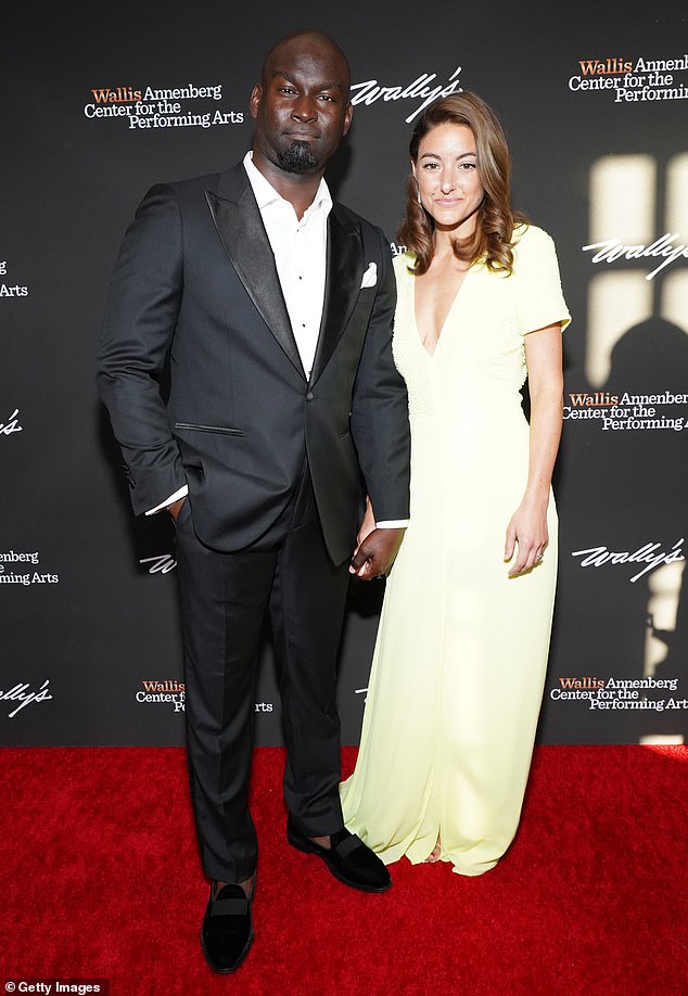 صورة أوريكو مع زوجته أشعيا جونسون في حدث عام 2019 في بيفرلي هيلز، كاليفورنيا