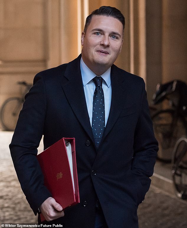 اعترف وزير الصحة ويس ستريتنج منذ ذلك الحين بأن نيلسون كان 