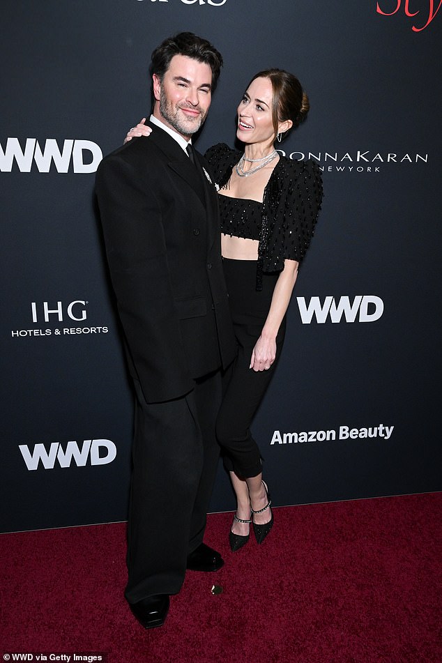 لقد حضرت حفل هذا العام لدعم مدلك الوجه الشهير اللورد جافين ماكلويد فالنتين، الذي تم تكريمه بجائزة Red Carpet Skin Savior لعام 2026 لعمله على Blunt ووجوه أخرى من القائمة الأولى.