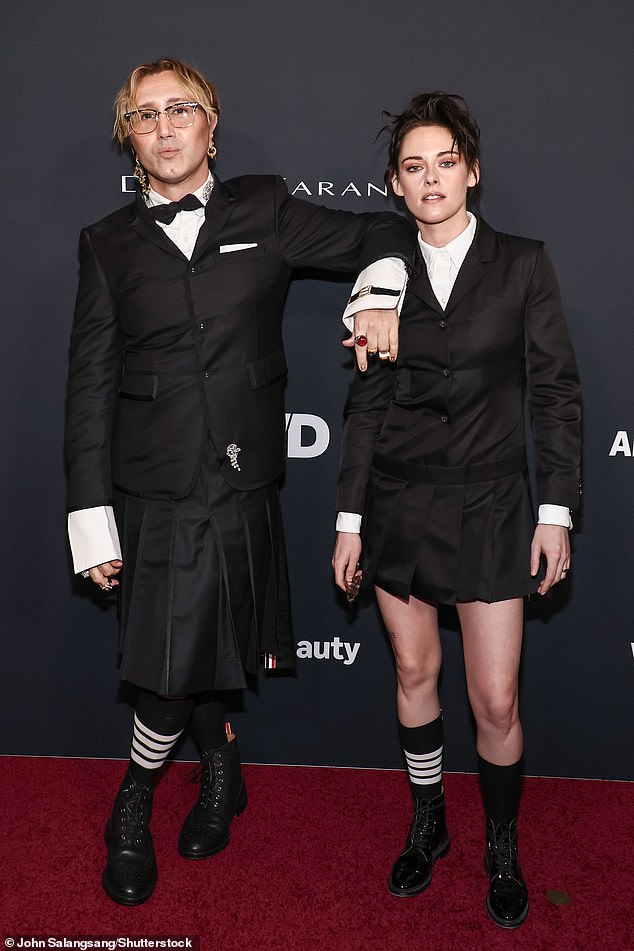 قامت شبّة Twilight، البالغة من العمر 35 عامًا، بدعم مصفف الشعر المفضل لها Adir Abergel، الحائز على جائزة Red Carpet Hair Stylist of the Year لعام 2026.