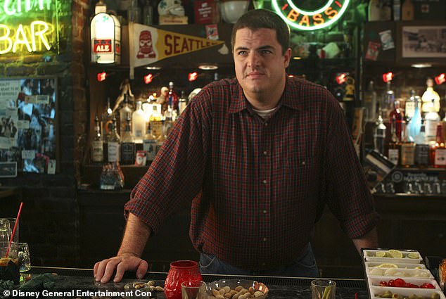 يشتهر بيلي بلعب شخصية جو في مسلسل Grey's Anatomy على مدار 33 حلقة من 2005 إلى 2010 (كما هو موضح أعلاه)