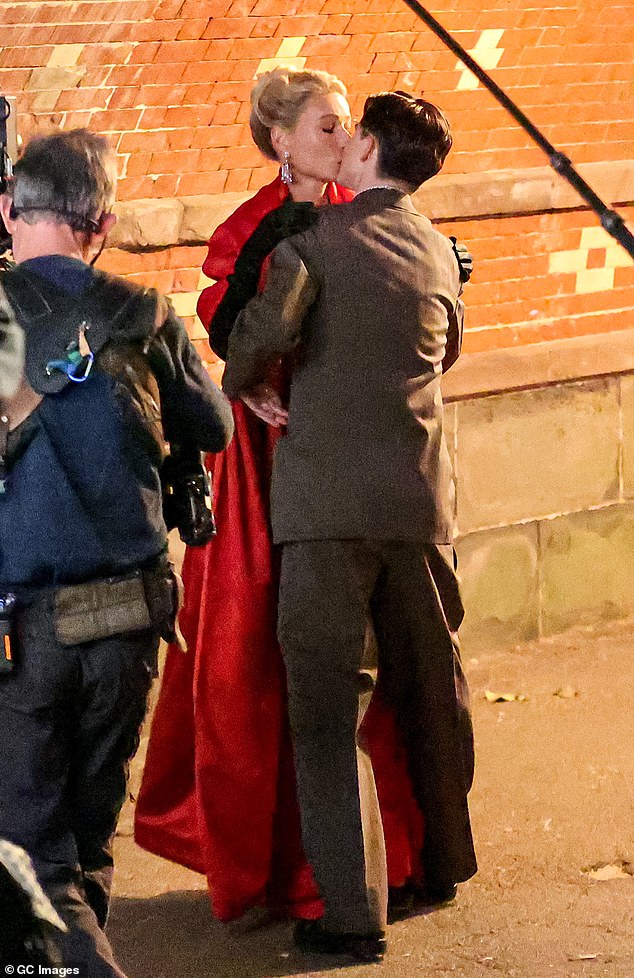 قالت بالترو لمجلة فانيتي فير في مارس 2025: 