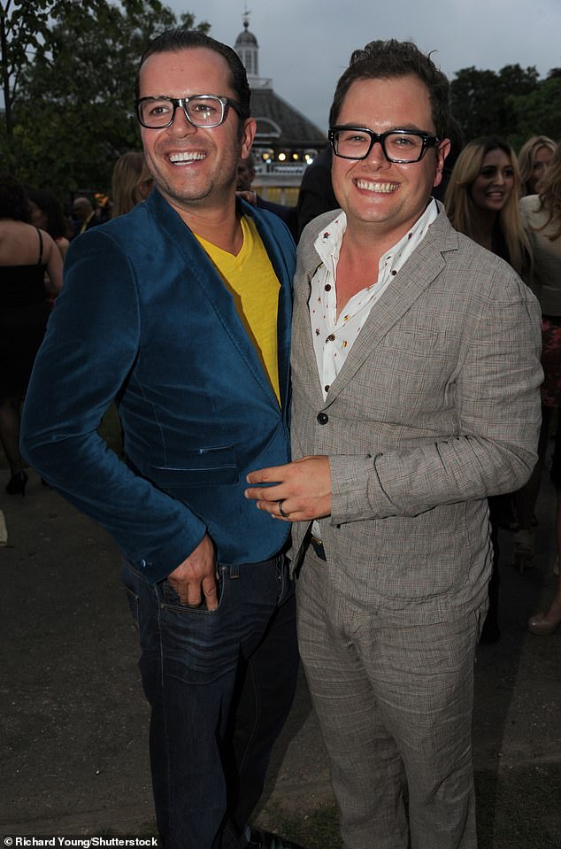 آلان، الذي كان متزوجًا سابقًا من الممثل الكوميدي بول درايتون لمدة أربع سنوات، لم يذكر حبيبته السابقة بالاسم خلال المحادثة الصادقة، لكنه تحدث بصراحة عن علاقاته السابقة (في الصورة 2012)