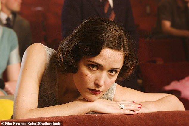 يمكن رؤية بعض أعمالها الجميلة وهي ترتديها روز بيرن في الفيلم الأسترالي لعام 2008 The Tender Hook. في الصورة