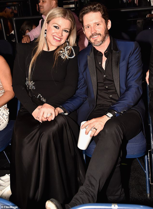 بالعودة إلى عام 2023، قدمت كلاركسون سابقًا تعليقات نادرة حول كيفية تعامل أطفالها مع طلاق والديهم؛ شوهد الزوج في عام 2018 في ناشفيل