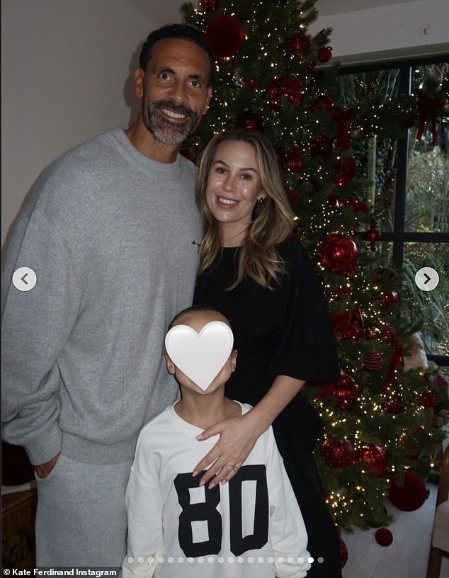 عاد الزوجان وأطفالهما إلى العاصمة الإنجليزية للاستمتاع بعيد الميلاد مع العائلة قبل أن يعودوا مؤخرًا إلى حياتهم الجديدة في دبي