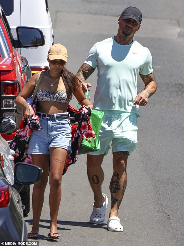 وقد أدين بالسطو المسلح والتسبب في أذى جسدي خطير عن عمد وإحداث إصابات متهورة