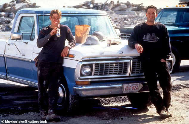 مات وبن كانا كاتبي ونجمي الفيلم الناجح عام 1997، وهو الفيلم الذي حصل على جائزتي الأوسكار لأفضل سيناريو أصلي وأفضل ممثل مساعد لروبن ويليامز.