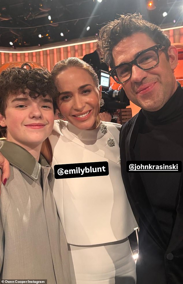 بعد الحفل الرسمي، حرص أوين على الاختلاط بالنجوم وشارك سلسلة من اللقطات مع بعض الأسماء الكبيرة على حسابه على إنستغرام (شوهد مع إميلي بلانت وزوجها جون كراسينسكي).