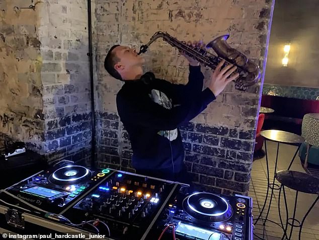 كان بول الابن موسيقيًا - تمامًا مثل والده - وكان معروفًا بالعزف على الساكسفون والدي جي