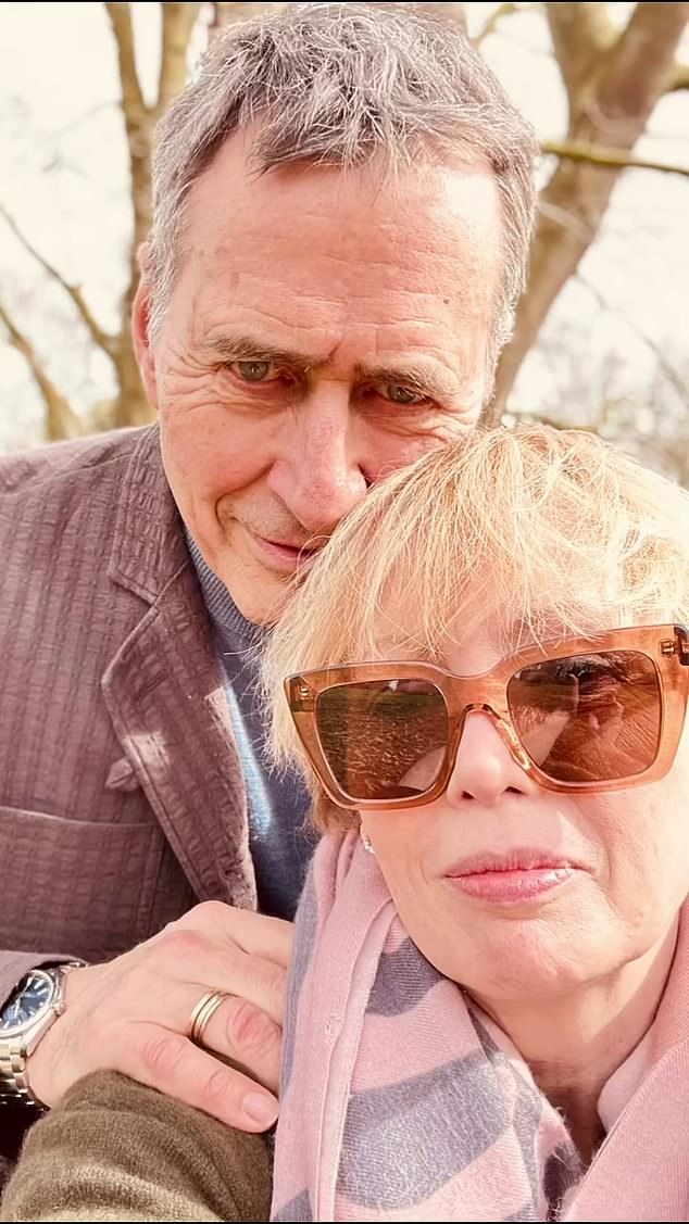 تم تصوير ماركوس مع شريكته والنجمة السابقة ليسيت أنتوني