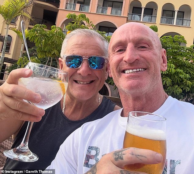 في العام الماضي، شارك غاريث كيف أنه على الرغم من وضعه غير القابل للاكتشاف، إلا أنه لا يزال يعامل بشكل مختلف من قبل الناس في الأماكن العامة