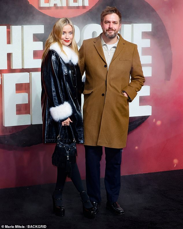 لقد كانت ليلة موعد بالنسبة إلى لورا عندما وصلت لحضور العرض الأول مع زوجها إيان ستيرلنغ، الذي كان يستمتع باستراحة غير متوقعة بعد تأجيل إطلاق فيلم Love Island: All Stars.