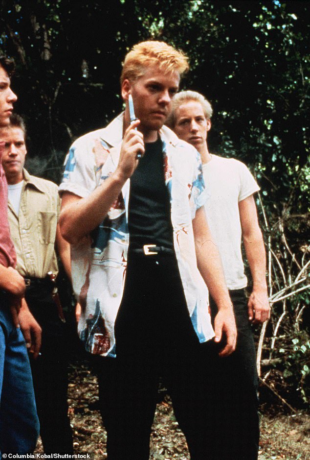 لعب كيفر دور المتنمر في الخمسينيات آيس ميريل في فيلم كن بجانبي للمخرج الراحل روب راينر.