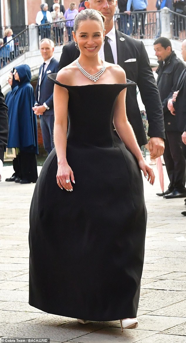 أثناء حديثها مع صحيفة نيويورك تايمز، قالت إنها أخذت وقتًا فقط بعد انتهاء العرض 