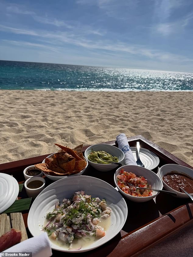 استمتع نجوم الواقع بالغداء على الشاطئ معًا