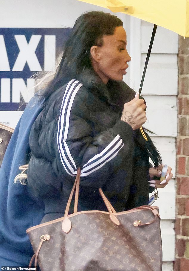 وأضافت الأم لخمسة أطفال أنها اضطرت إلى فحص ضغط دمها ثلاث مرات لأن الأطباء اعتقدوا أنه منخفض للغاية لدرجة أنه لا بد من وجود خطأ