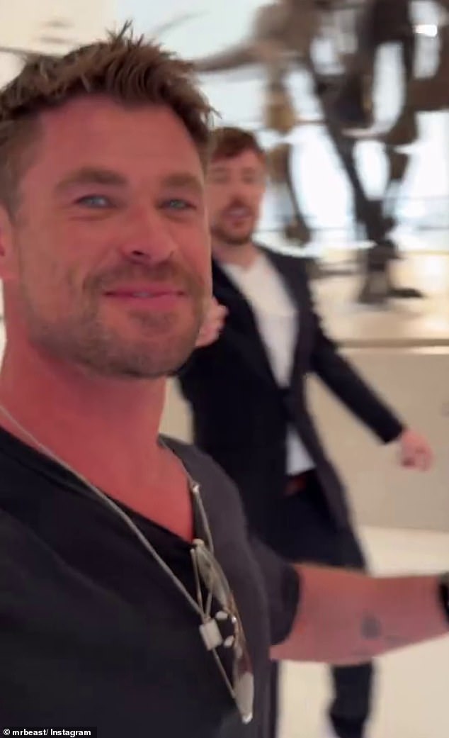 وملأ المعجبون والمتابعين المنشور بردود أفعالهم على الفيديو، حيث وجد الكثيرون مقطع النكتة 