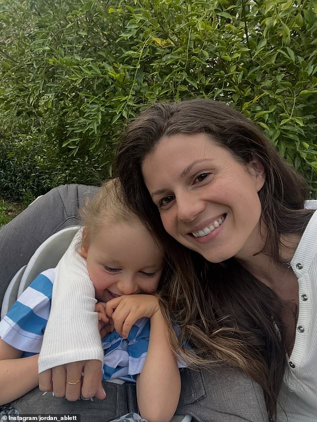 وجاء في التعليق: 