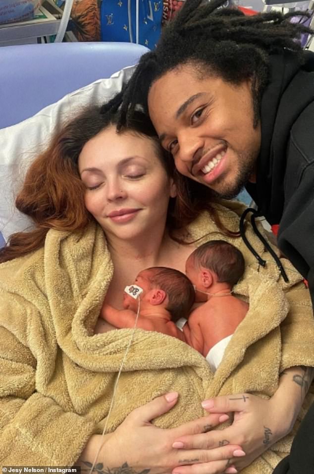 استقبل نيلسون ابنتيه أوشن وستوري مع مغني الراب زيون فوستر في مايو، لكن الزوجين أصيبا بالذهول بعد أن قام الأطباء بتشخيص إصابة كلا الطفلتين بالنوع الأول من ضمور العضلات الشوكي.