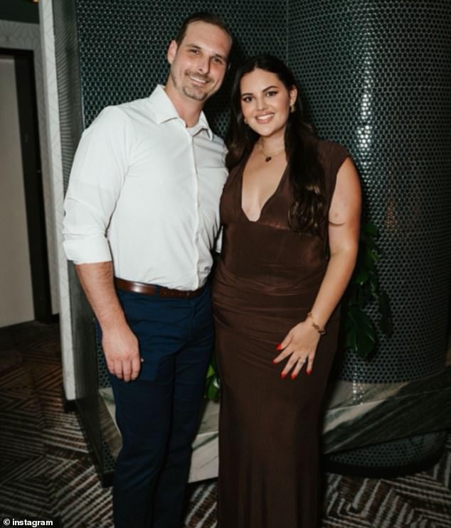 أعلنت الشخصية التلفزيونية انفصالها الشهر الماضي في ديسمبر بعد أن تزوجت في عام 2021 ورحبت بطفلة اسمها فيينا منذ ما يزيد قليلاً عن عام