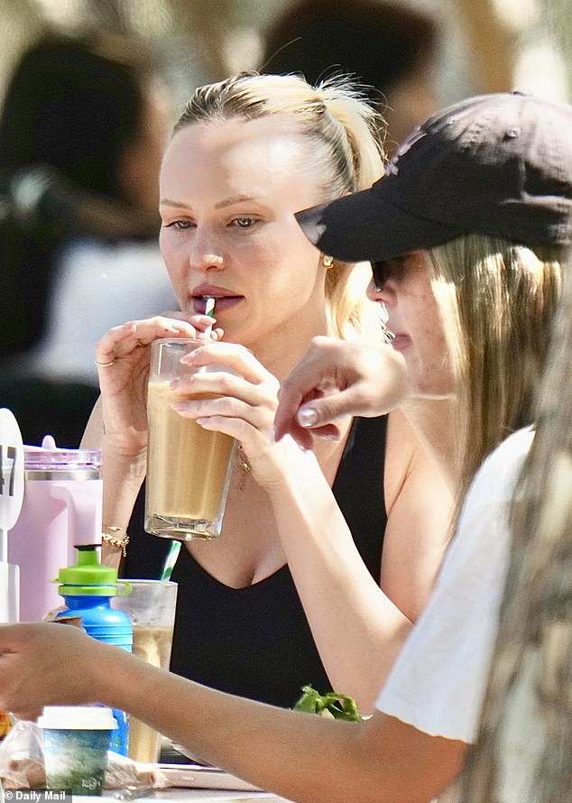 أكد لاتشي لاحقًا أنه انفصل عن جولز خلال مؤتمر صحفي في برايتون هومز أرينا في 2 يناير، والذي تخلى خلاله أيضًا عن قائد فريق بريسبان ليونز.