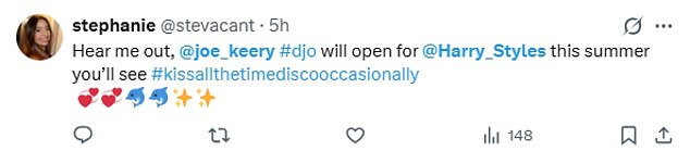 نشأ هذا بعد أن قام جو، 33 عامًا، بمتابعة هاري بجرأة على إنستغرام، مما جعل الألسنة تهتز بأن الثنائي الموهوب مستعد للعمل معًا