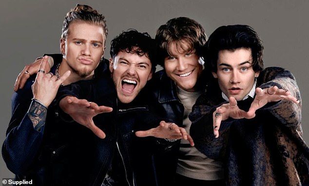 في يوم الأربعاء، حضرت روث حفلة موسيقية لـ Midnight 'Til Morning (LR Shane Appell وZach Newbould وMason Watts وConor Smith) الذين عمل معهم ليام في Building The Band