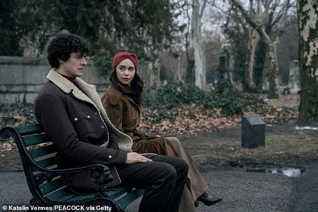 كشفت إميليا أنها كانت تصور ماراثونًا ممتعًا مع ثلاثة رجال مختلفين عندما تعرضت للإصابة