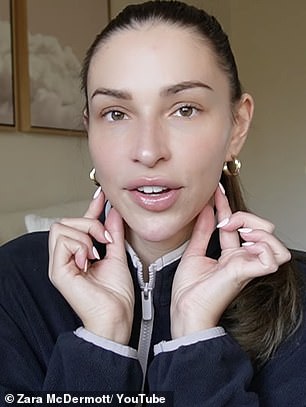 وفي حديثها في أحدث مدونة فيديو لها على موقع يوتيوب، ناقشت زارا رحلتها مع التعديلات