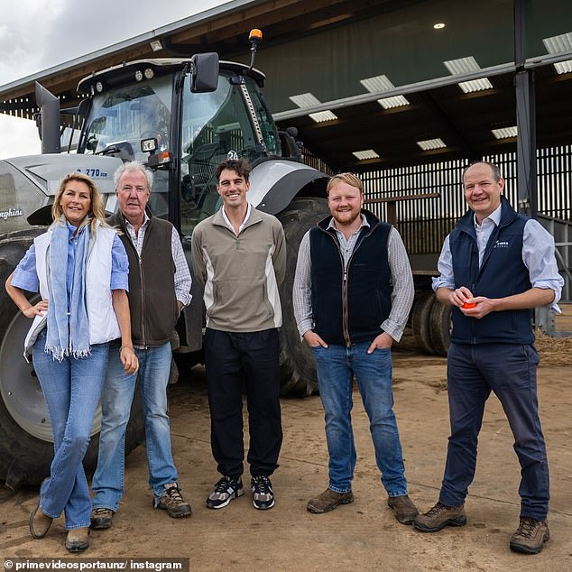 لقد أثبتت لعبة Clarkson's Farm شعبية كبيرة، وغالبًا ما تتصدر قوائم المتصدرين عبر الإنترنت حول العالم