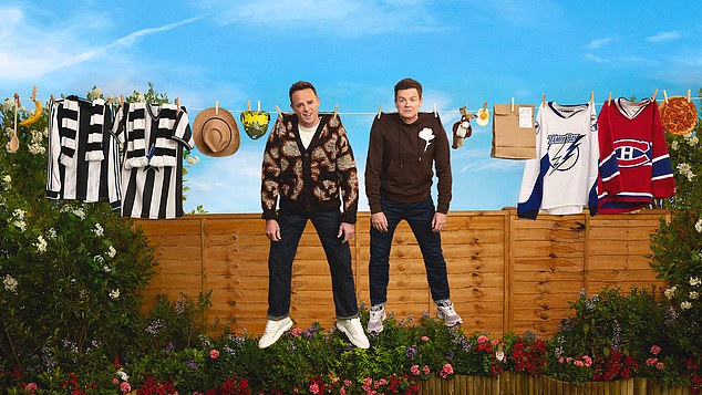 أعلن الثنائي Geordie عن مشروعهما الجديد، Hangout With Ant and Dec، يوم الجمعة