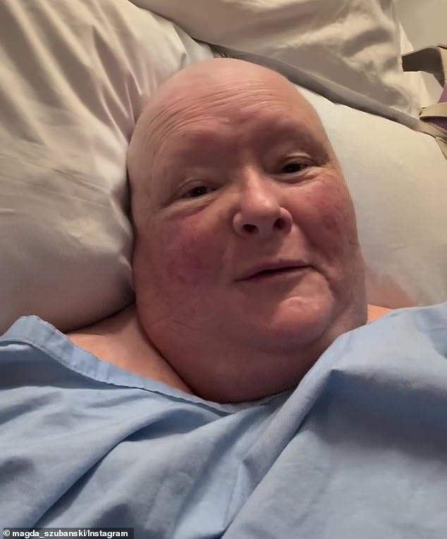 وحذرت ماجدة من أن الصورة يتم تداولها عبر الإنترنت لجمع الأموال المفترضة لعلاجها من السرطان، مؤكدة أنها لم تشارك على الإطلاق في النداء وحثت المعجبين على عدم التبرع.