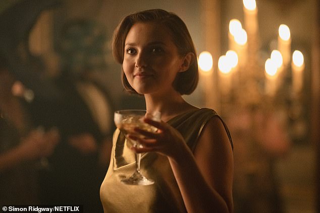 حصلت ميا على الدور الرائد للسيدة إيلين 